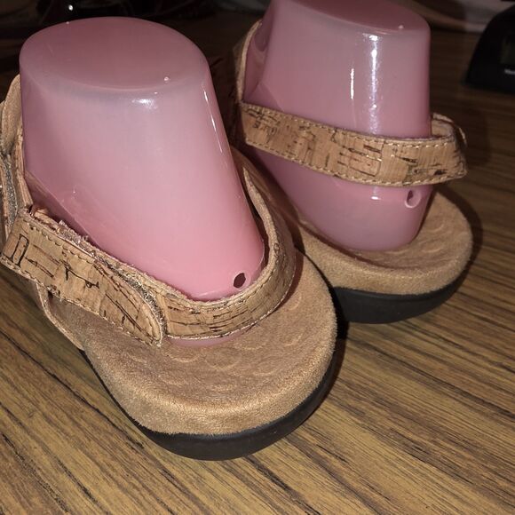 VIONIC 342PAROS Sz 10 Brown Tan Cork Look Pattern Boho Orthotic Travel Sandals - Picture 4 of 8